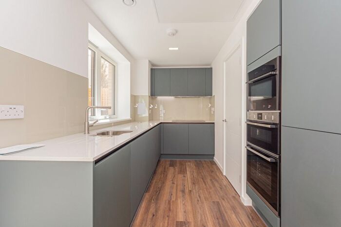 3 Bedroom Town House To Rent In Cantle Mews, Portobello Square, Notting Hill, W10