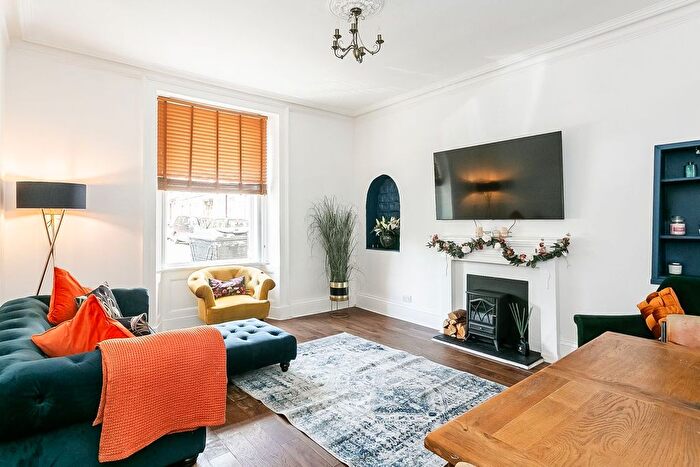 3 Bedroom Flat For Sale In Mentone Avenue, Edinburgh, EH15