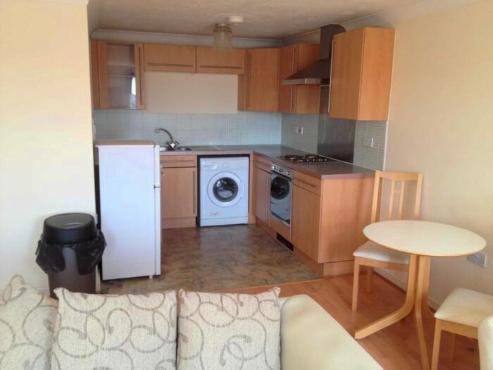 1 Bedroom Flat To Rent In Cwrt Coles, Cardiff, CF24