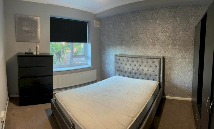 1 Bedroom Flat To Rent In Redcar Road, Romford, RM3