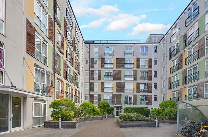 1 Bedroom Flat To Rent In Maxwell Road, Borehamwood, WD6