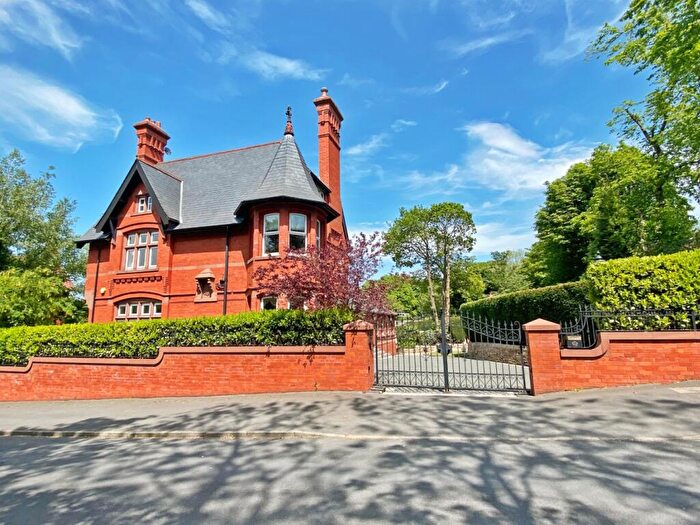 7 Bedroom Detached House For Sale In Old Road, Stalybridge, SK15