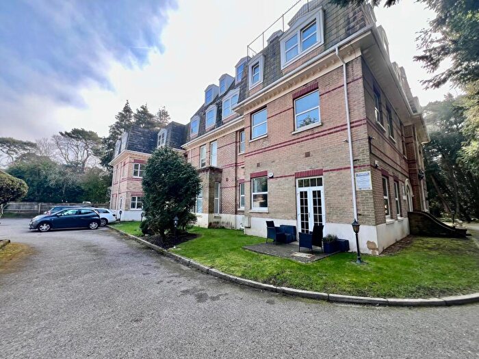 2 Bedroom Flat To Rent In Hurlingham House, Manor Road, BH1