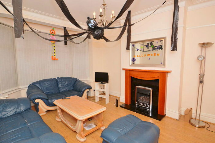 4 Bedroom Semi-Detached House To Rent In Elmsmere Road, Didsbury, Manchester, M20