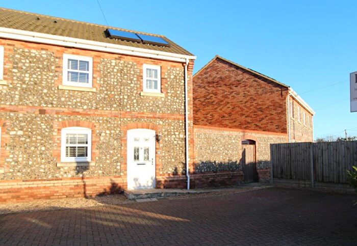 3 Bedroom Semi Detached House For Sale In The Street, Beck Row, Bury St. Edmunds, IP28