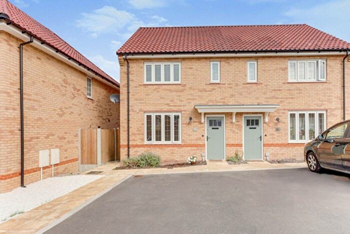 2 Bedroom Semi-Detached House For Sale In Nicholas Walk, Rayleigh, SS6