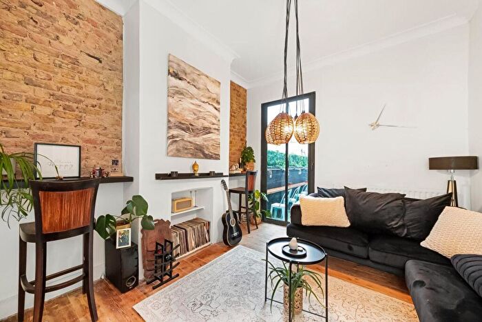 3 Bedroom Terraced House For Sale In Suffield Road, Anerley, London, SE20