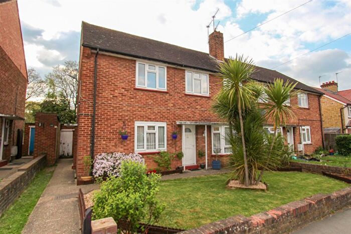 2 Bedroom Maisonette To Rent In Brampton Road, Hillingdon, Uxbridge, UB10