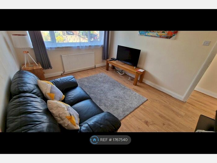 1 Bedroom Flat To Rent In Ketton Close, Luton, LU2