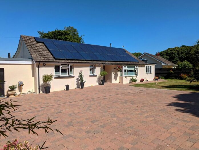 6 Bedroom Bungalow For Sale In Talskiddy, St. Columb, TR9