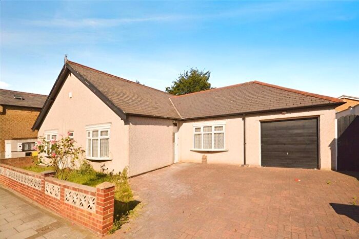 4 Bedroom Bungalow To Rent In Churchfield Road, Welling, Kent, DA16