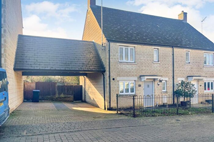 3 Bedroom Semi-Detached House For Sale In Waterford Road, Witney, Oxford, OX28