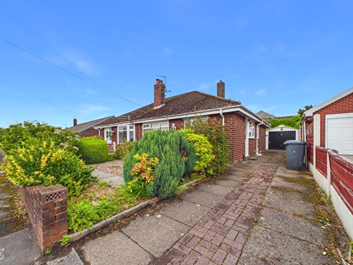 2 Bedroom Bungalow For Sale In School Avenue, Ashton-Under-Lyne, Greater Manchester, OL6