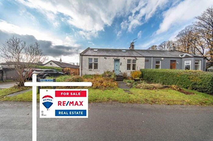 4 Bedroom Semi-Detached House For Sale In Rose Cottage Peniel Place, Broxburn, EH52