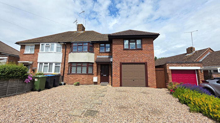 3 Bedroom Semi-Detached House For Sale In Tudor Lane, Southam, CV47