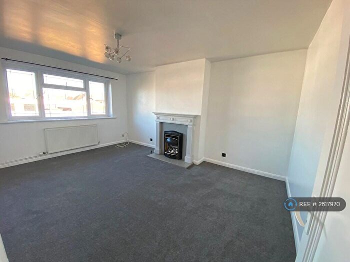 2 Bedroom Flat To Rent In Callander Road, London, SE6