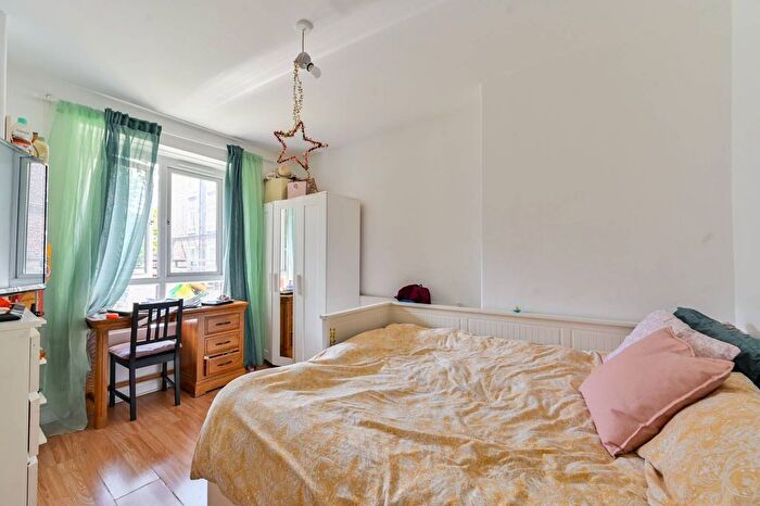 2 Bedroom Flat For Sale In Dorset Road, Oval, London, SW8