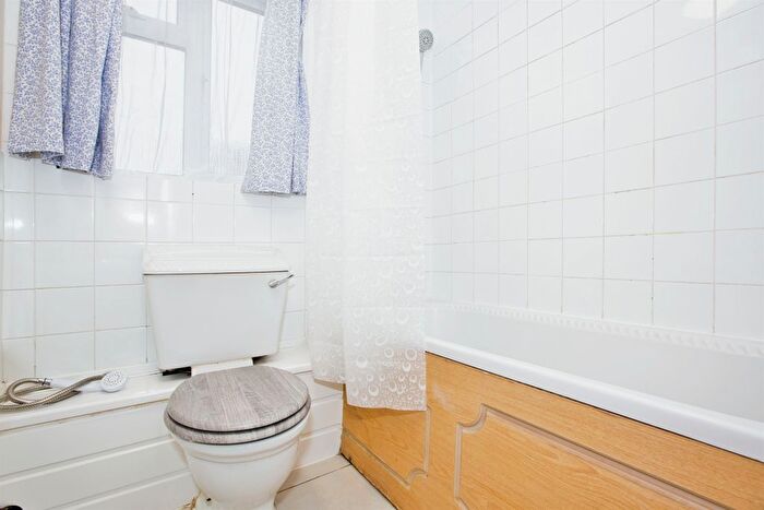 1 Bedroom Flat For Sale In Kiddles, Yeovil, BA21