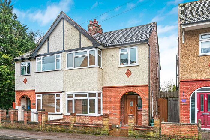 3 Bedroom Semi-Detached House To Rent In Wynchlands Crescent, St Albans, AL4