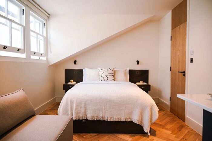 Studio To Rent In St. Stephens Crescent, London, W2