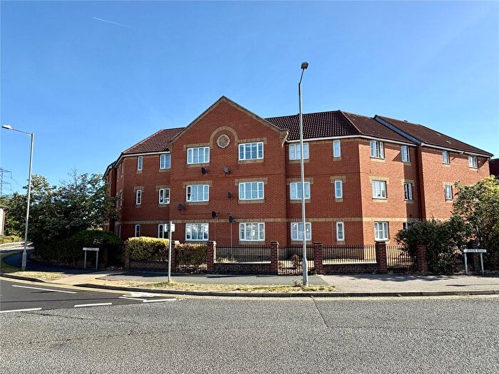 2 Bedroom Flat For Sale In Swiftsure Road, Chafford Hundred, Grays, Essex, RM16
