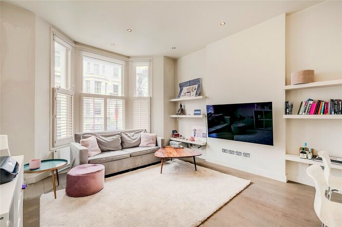 2 Bedroom Flat To Rent In Netherwood Road, London, W14