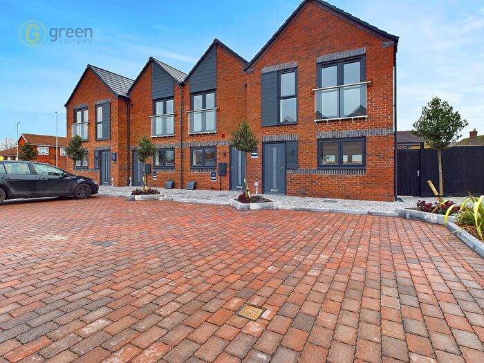 2 Bedroom Terraced House For Sale In Warren Hill Road, Kingstanding, Birmingham, B44