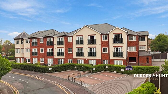 2 Bedroom Flat For Sale In High Road, High Grove, SS7