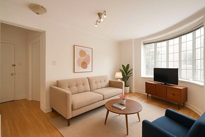 2 Bedroom Flat To Rent In Chelsea Cloisters, Sloane Avenue, SW3