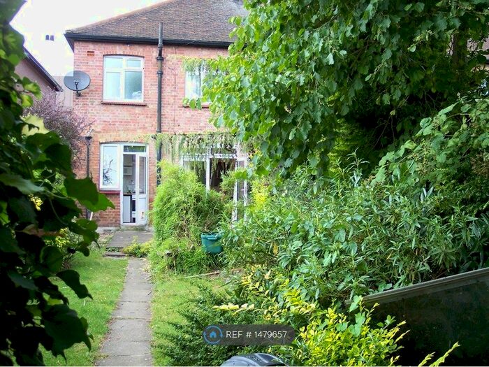 1 Bedroom Flat To Rent In Headstone Drive, Harrow, HA1