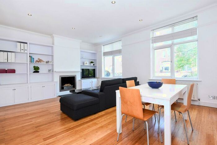 2 Bedroom Apartment To Rent In Upper Richmond Road West, East Sheen, SW14