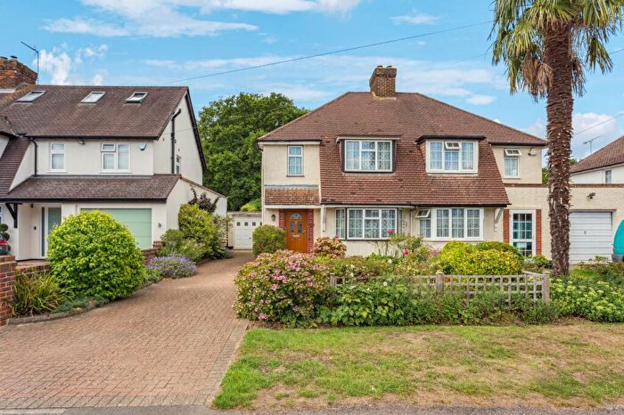 3 Bedroom Semi-Detached House For Sale In The Parkway, Iver Heath, SL0