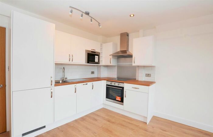 2 Bedroom Flat To Rent In Latimer Road, Teddington, TW11