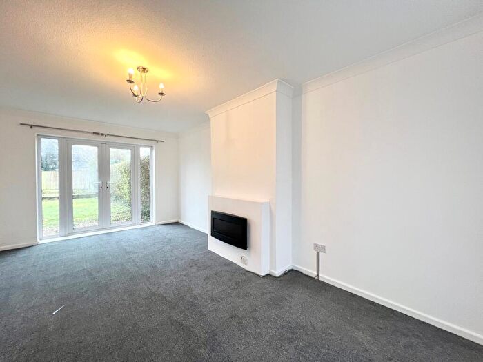 3 Bedroom Semi Detached House To Rent In Fernwood Crescent, Wollaton, NG8