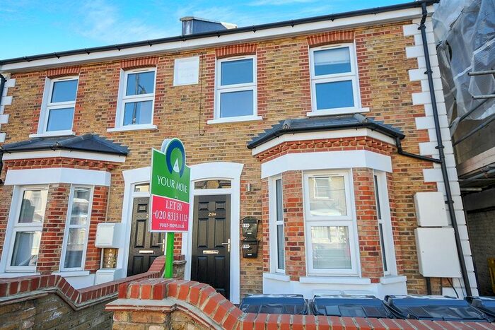 3 Bedroom Flat To Rent In West Street, Bromley, BR1