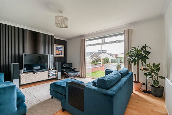 2 Bedroom Flat For Sale In Broomieknowe Park, Bonnyrigg, EH19