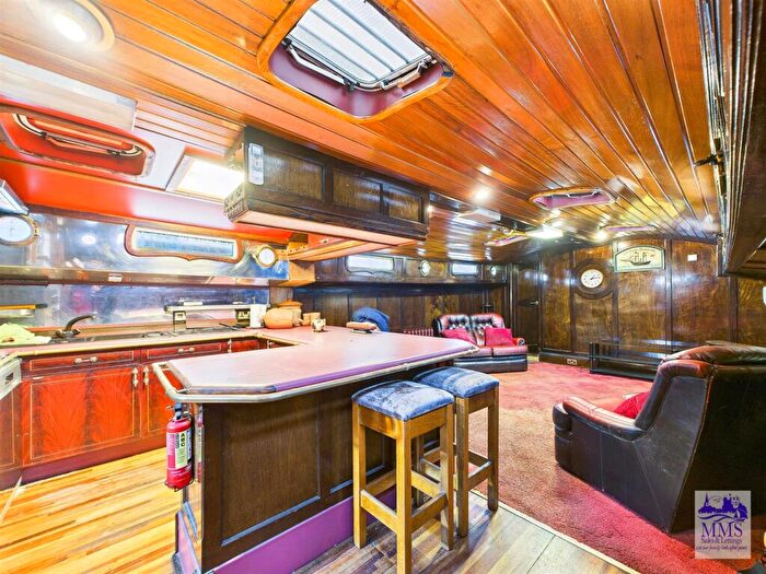 4 Bedroom House Boat For Sale In Vicarage Lane, Hoo St Werburgh, Rochester, ME3