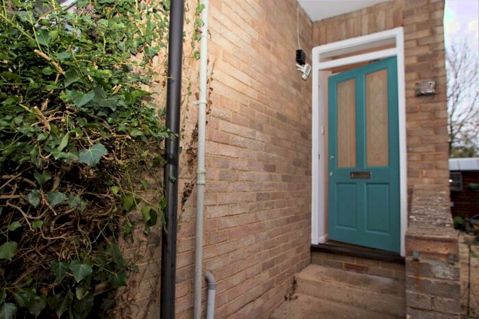 2 Bedroom Apartment To Rent In Brookside, Hertford, SG13