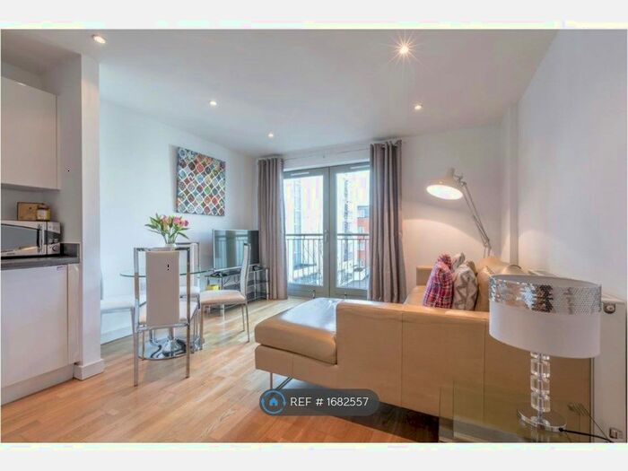 1 Bedroom Flat To Rent In Castle Quay, Bedford, MK40