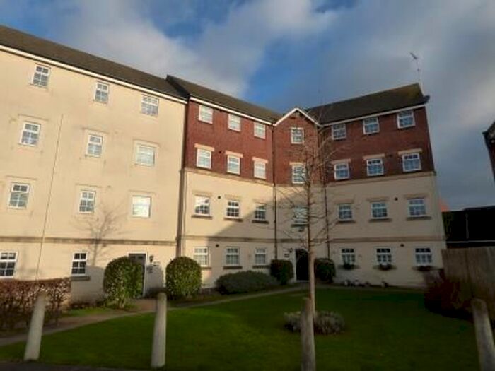 2 Bedroom Flat To Rent In Watermint Drive, Tuffley, Gloucester, GL4
