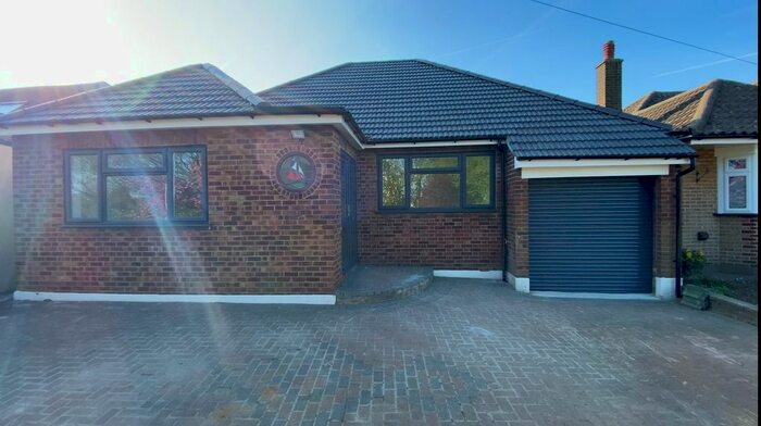 3 Bedroom Detached Bungalow To Rent In Millbrook Gardens, Gidea Park, Romford, RM2