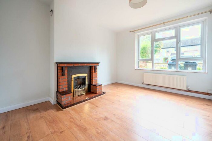 2 Bedroom Terraced House To Rent In Woking, Woking, GU22