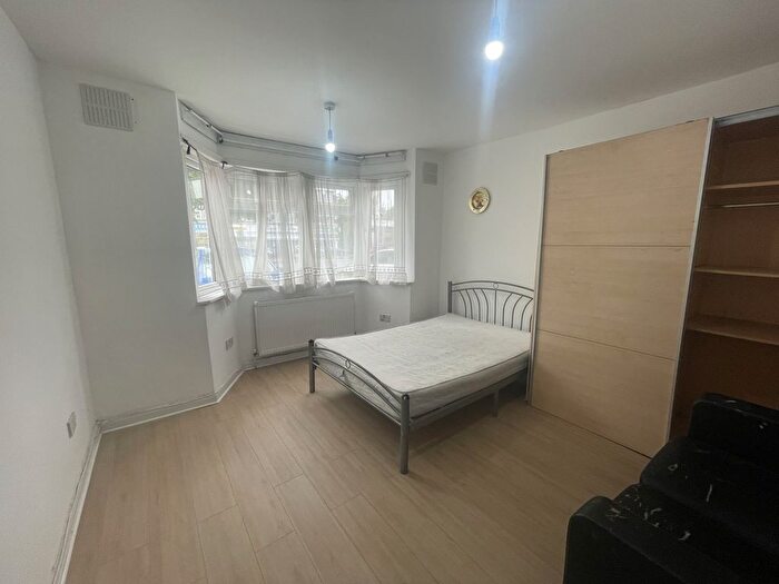 6 Bedroom Semi-Detached House To Rent In Greenford Road, Greenford, UB6