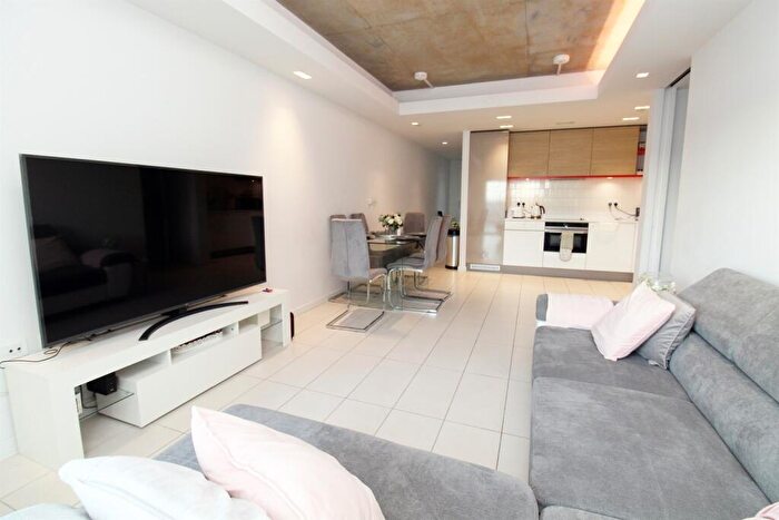 1 Bedroom Apartment To Rent In Hoola Apartments, Royal Victoria Dock, E16