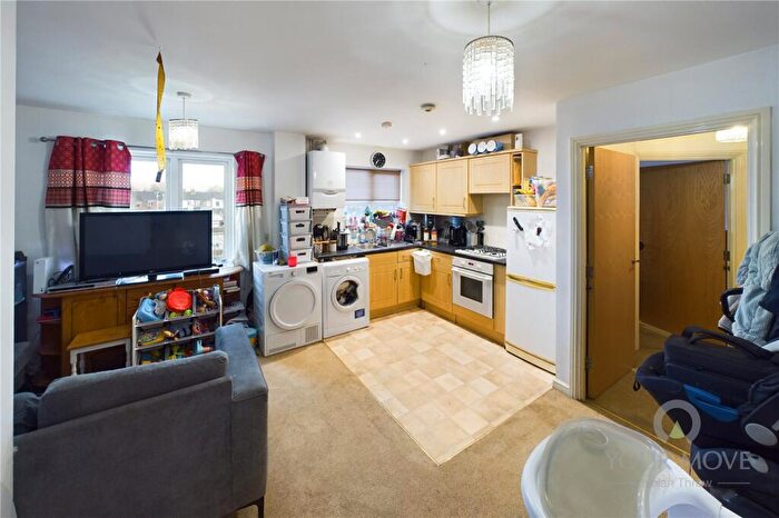 2 Bedroom Flat For Sale In Cotton Court, Northampton, NN4