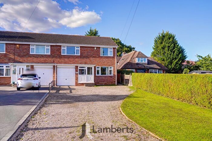 4 Bedroom Semi-detached House For Sale In Station Road, Studley, B80