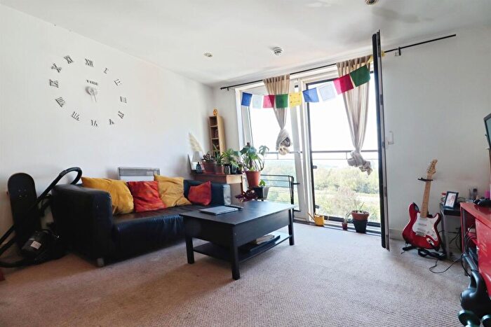 1 Bedroom Apartment To Rent In Kilcredaun House, Ferry Court, Cardiff Bay, CF11
