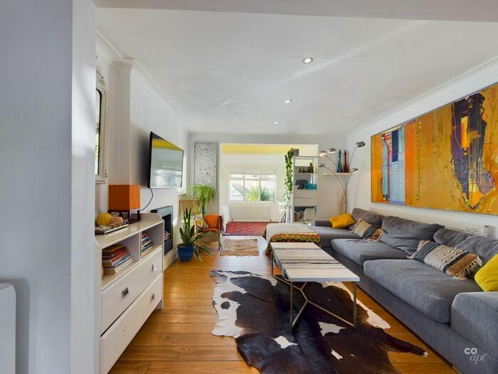 4 Bedroom Detached House To Rent In Crowborough Road, Saltdean, Brighton, BN2