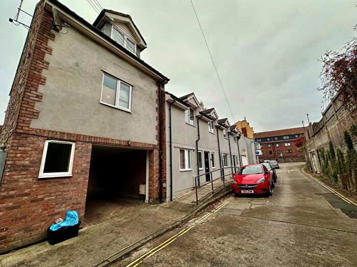 2 Bedroom House To Rent In Charles Place, Bristol, BS8