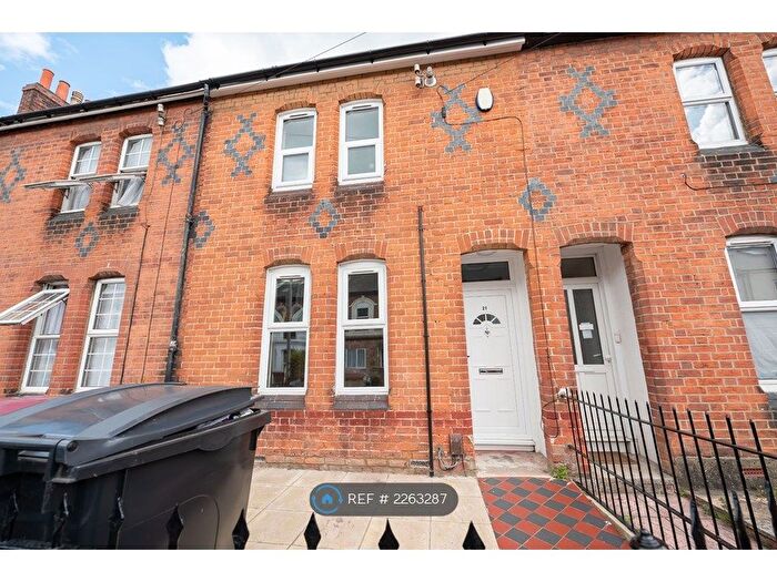 6 Bedroom Terraced House To Rent In De Beauvoir Road, Reading, RG1